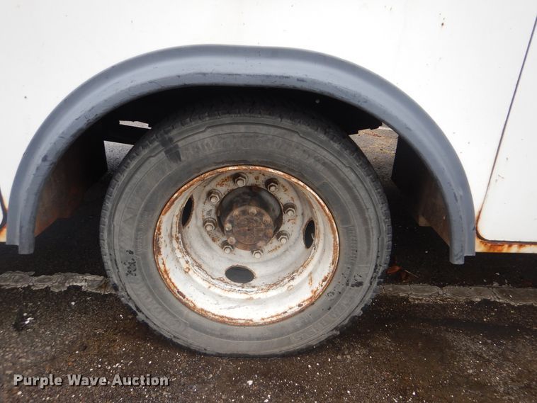 image for item HA9627 2005 International 4300  utility truck