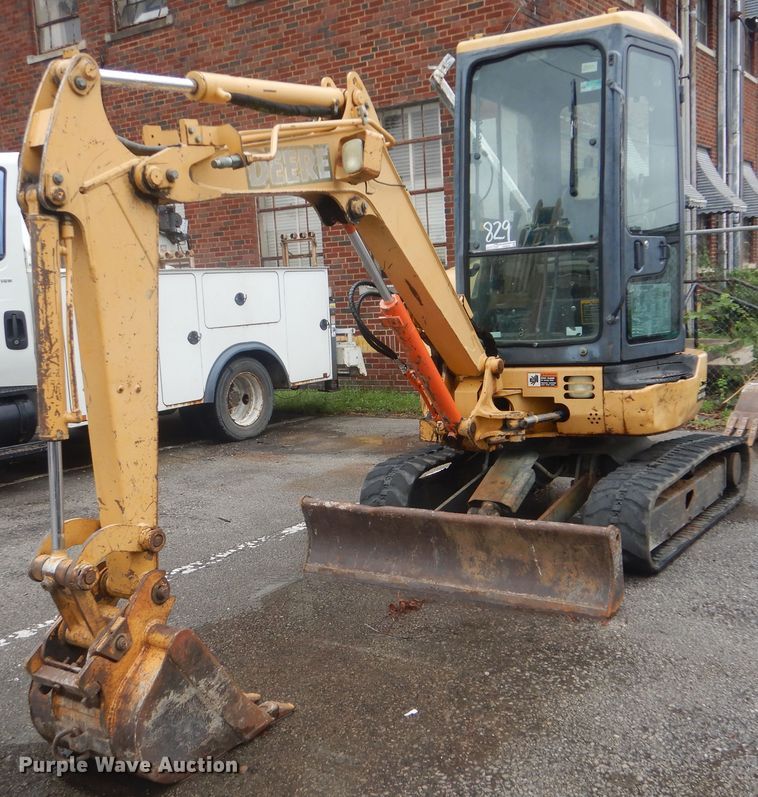 image for item HA9628 2005 John Deere 27C ZTS  mini excavator