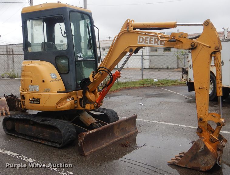 image for item HA9628 2005 John Deere 27C ZTS  mini excavator