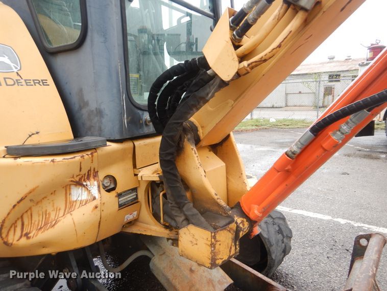 image for item HA9628 2005 John Deere 27C ZTS  mini excavator