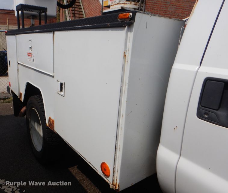 image for item HA9634 1999 Ford F450 Super Duty  bucket truck