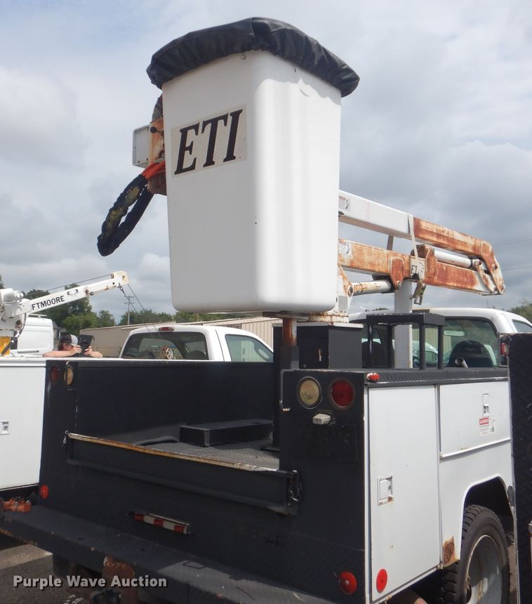 image for item HA9634 1999 Ford F450 Super Duty  bucket truck