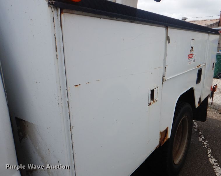 image for item HA9634 1999 Ford F450 Super Duty  bucket truck