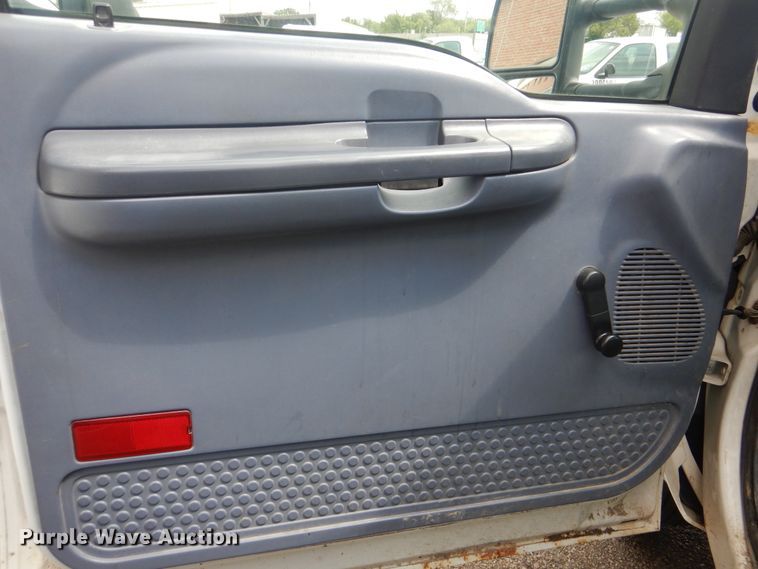 image for item HA9634 1999 Ford F450 Super Duty  bucket truck