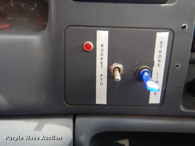 image for item HA9634 1999 Ford F450 Super Duty  bucket truck