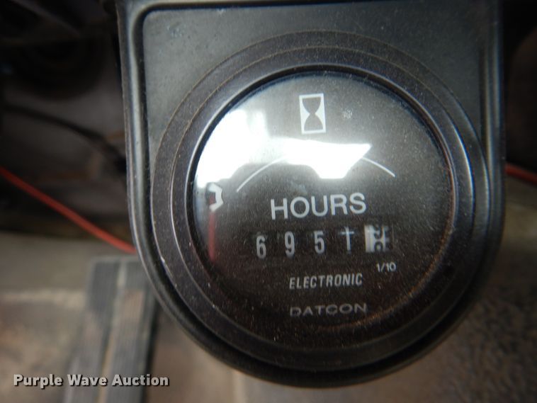 image for item HA9634 1999 Ford F450 Super Duty  bucket truck