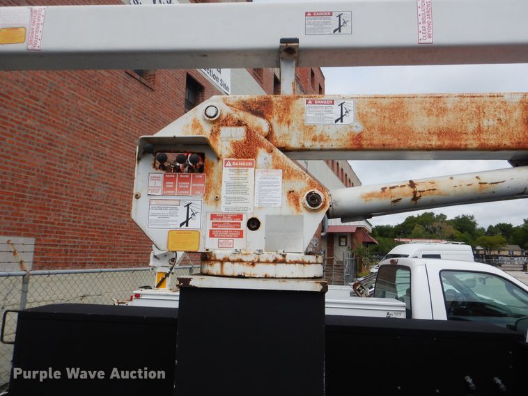 image for item HA9634 1999 Ford F450 Super Duty  bucket truck