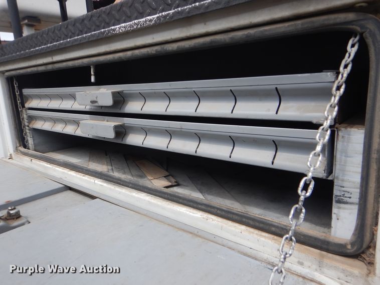 image for item HA9634 1999 Ford F450 Super Duty  bucket truck