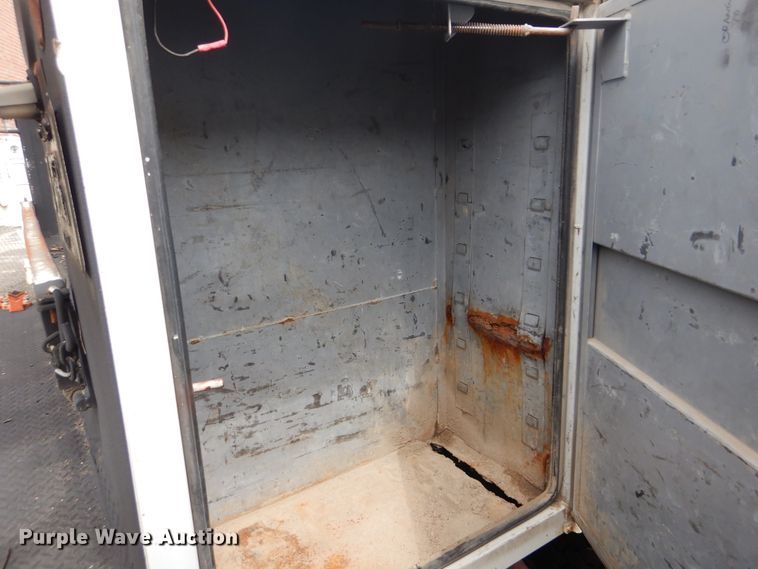 image for item HA9634 1999 Ford F450 Super Duty  bucket truck