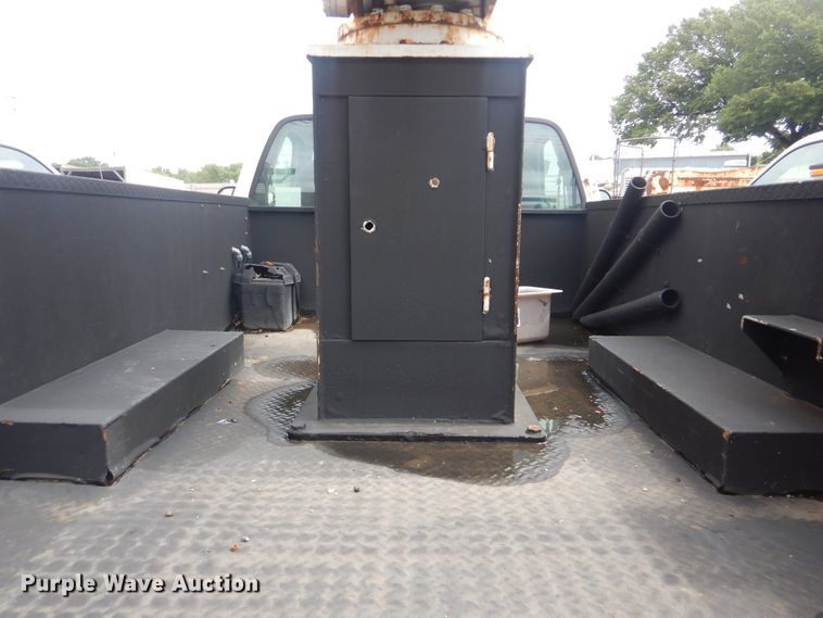 image for item HA9634 1999 Ford F450 Super Duty  bucket truck