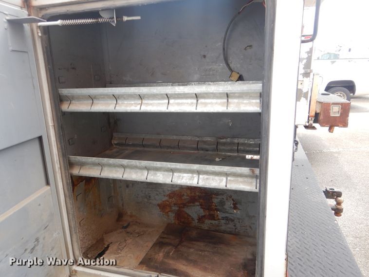 image for item HA9634 1999 Ford F450 Super Duty  bucket truck