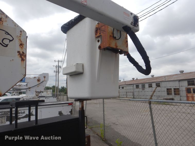 image for item HA9634 1999 Ford F450 Super Duty  bucket truck