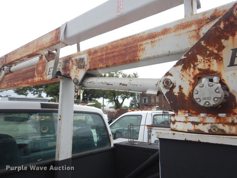 image for item HA9634 1999 Ford F450 Super Duty  bucket truck