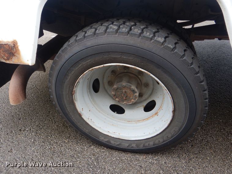 image for item HA9634 1999 Ford F450 Super Duty  bucket truck