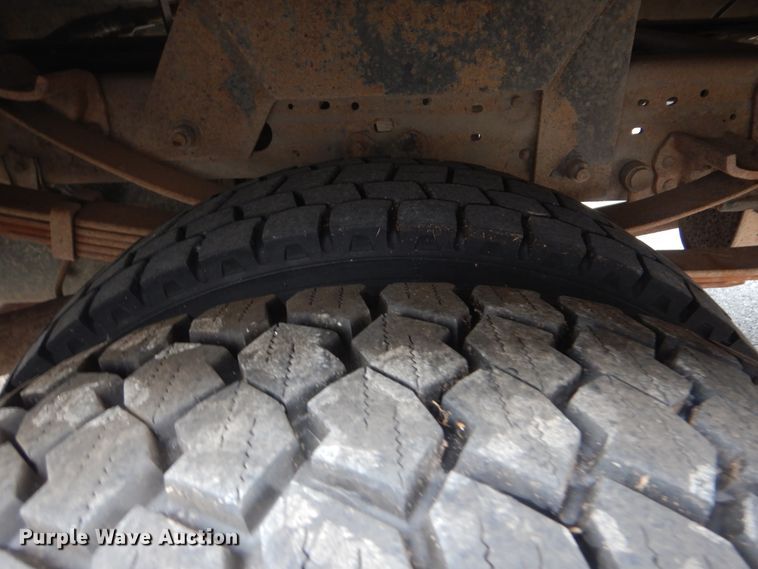 image for item HA9634 1999 Ford F450 Super Duty  bucket truck