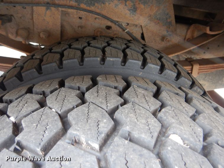 image for item HA9634 1999 Ford F450 Super Duty  bucket truck