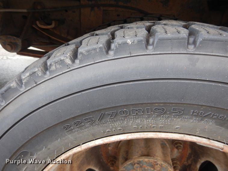 image for item HA9634 1999 Ford F450 Super Duty  bucket truck