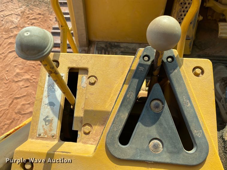 image for item HB9030 1991 Caterpillar 953  track loader