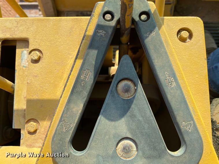 image for item HB9030 1991 Caterpillar 953  track loader