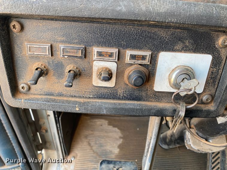 image for item HB9033 1990 Kenworth T660  dump truck