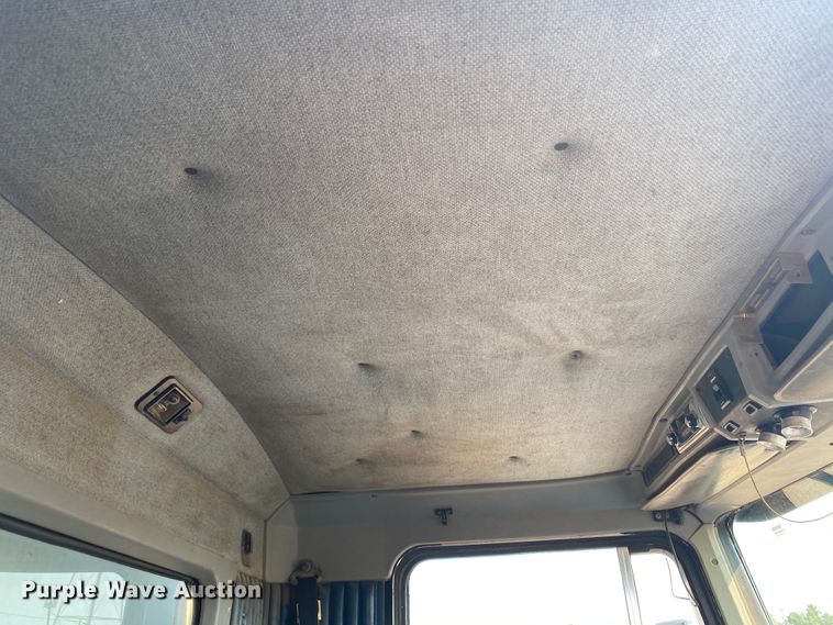 image for item HB9033 1990 Kenworth T660  dump truck