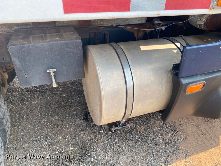 image for item HB9033 1990 Kenworth T660  dump truck