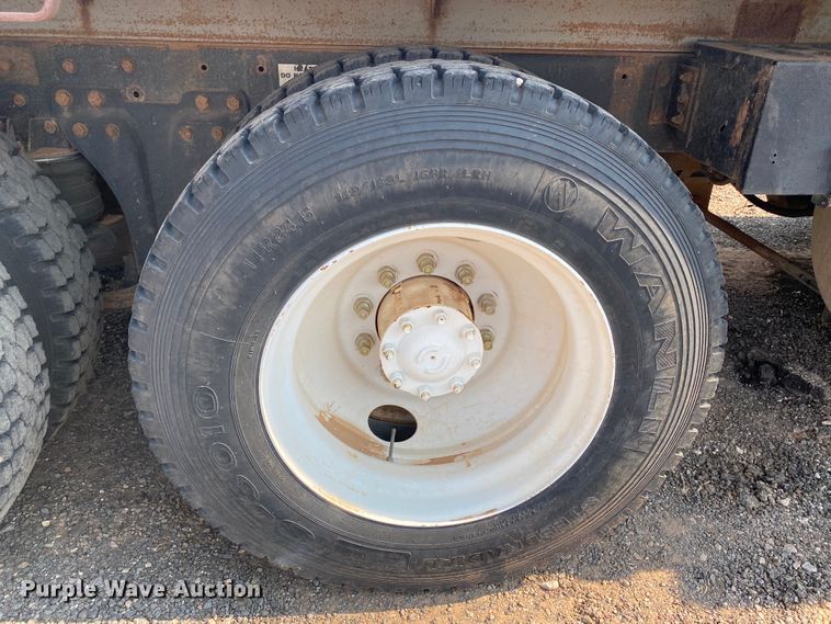 image for item HB9033 1990 Kenworth T660  dump truck
