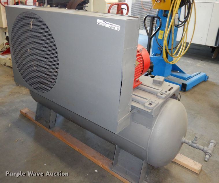 image for item HD9319 Reliance air compressor