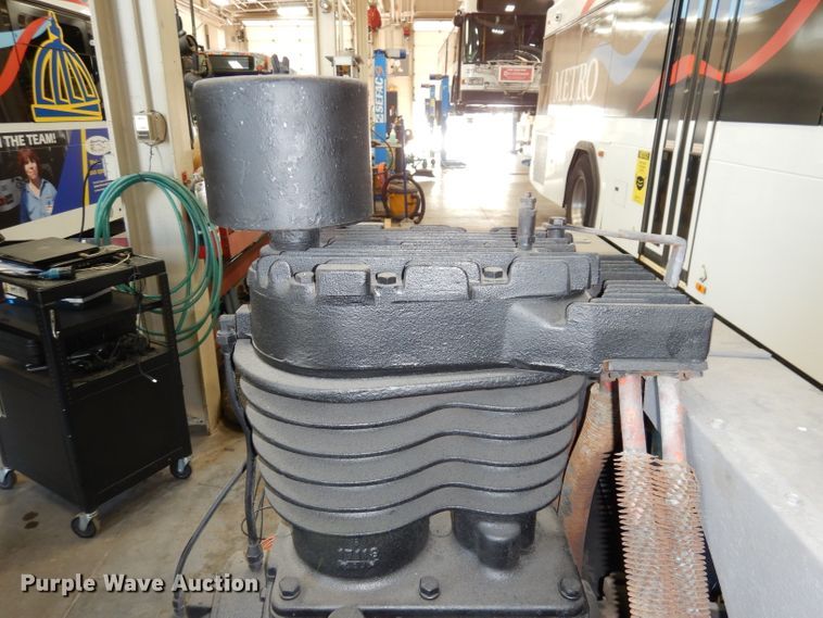 image for item HD9319 Reliance air compressor