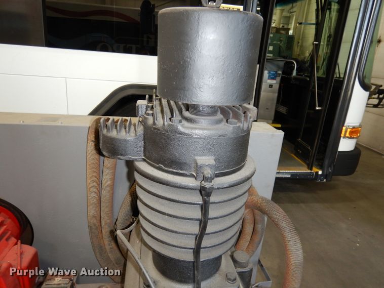 image for item HD9319 Reliance air compressor