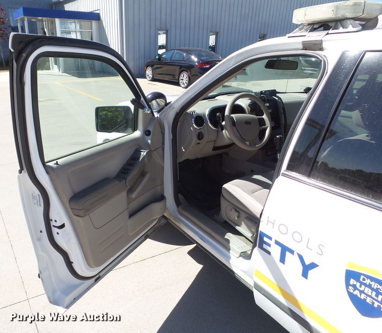 image for item HF9522 2006 Ford Explorer XLS  SUV