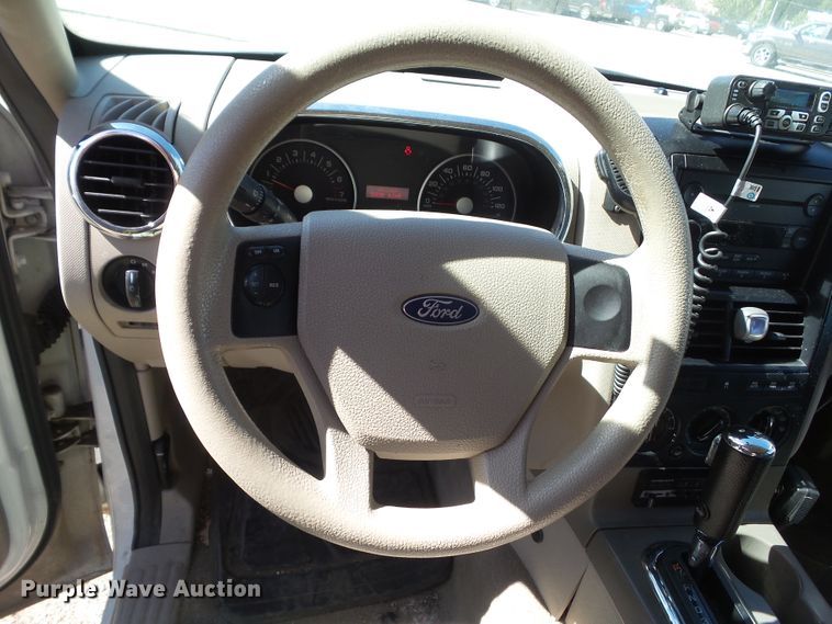 image for item HF9522 2006 Ford Explorer XLS  SUV