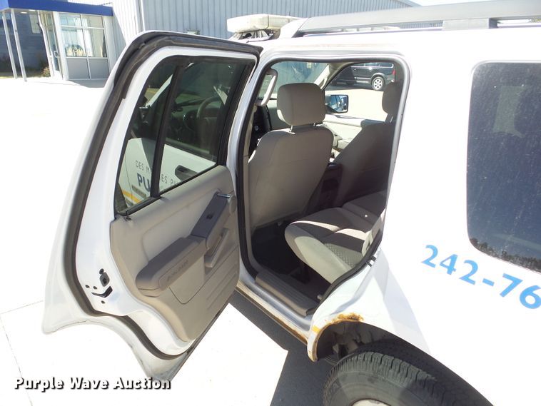 image for item HF9522 2006 Ford Explorer XLS  SUV