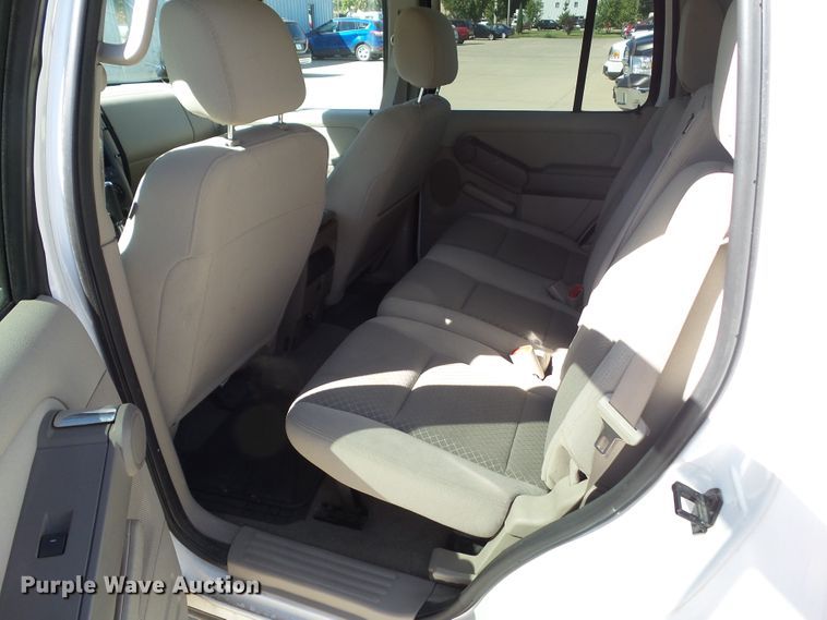 image for item HF9522 2006 Ford Explorer XLS  SUV