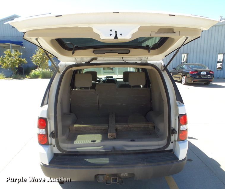 image for item HF9522 2006 Ford Explorer XLS  SUV