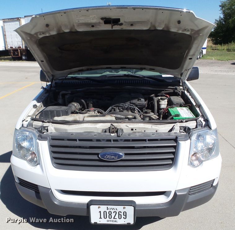 image for item HF9522 2006 Ford Explorer XLS  SUV