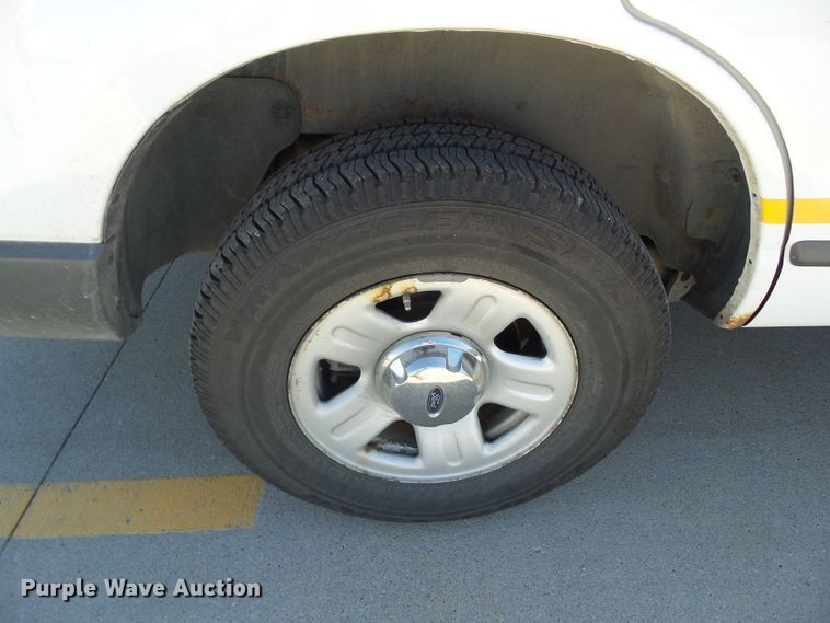 image for item HF9522 2006 Ford Explorer XLS  SUV