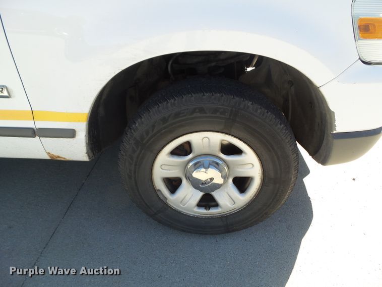 image for item HF9522 2006 Ford Explorer XLS  SUV