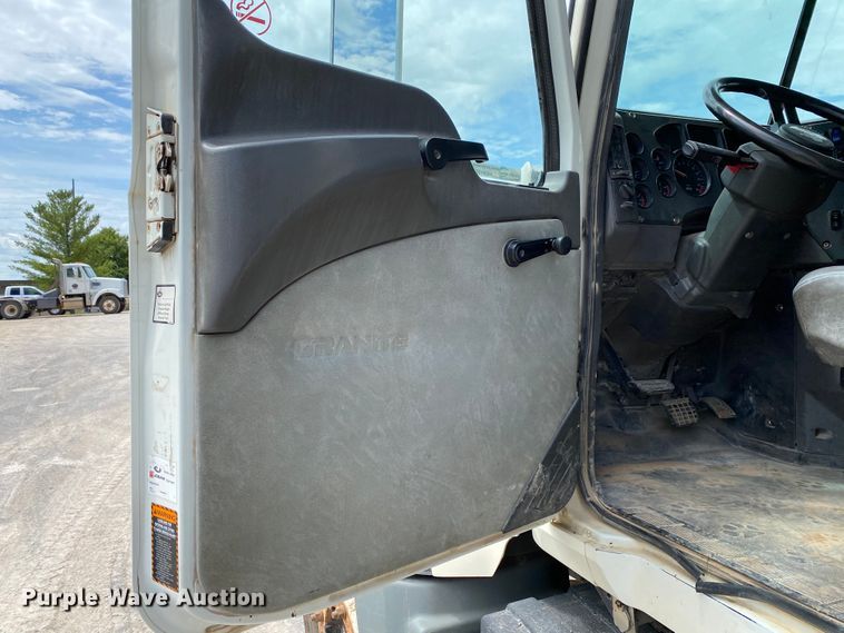 image for item HG9137 2009 Mack Granite GU713  dump truck