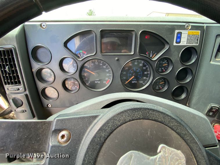 image for item HG9137 2009 Mack Granite GU713  dump truck