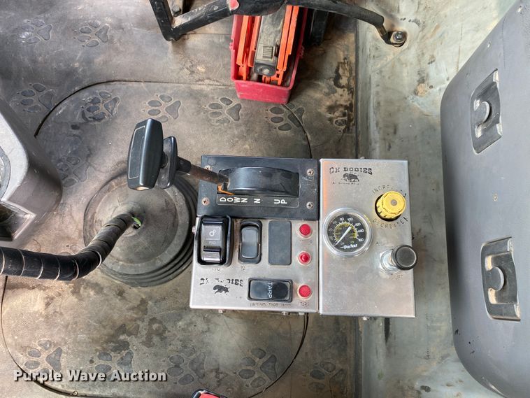 image for item HG9137 2009 Mack Granite GU713  dump truck