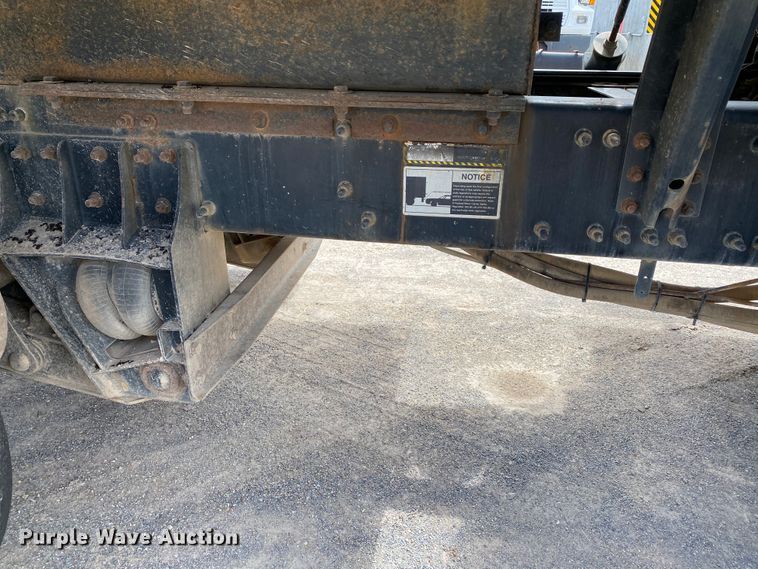 image for item HG9137 2009 Mack Granite GU713  dump truck