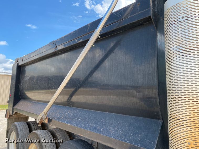 image for item HG9137 2009 Mack Granite GU713  dump truck