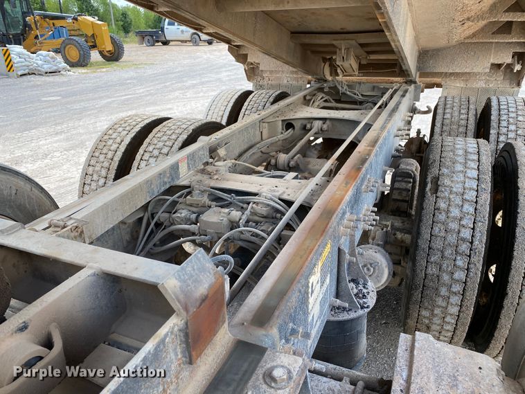 image for item HG9137 2009 Mack Granite GU713  dump truck