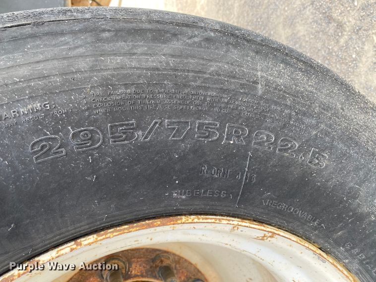 image for item HG9137 2009 Mack Granite GU713  dump truck