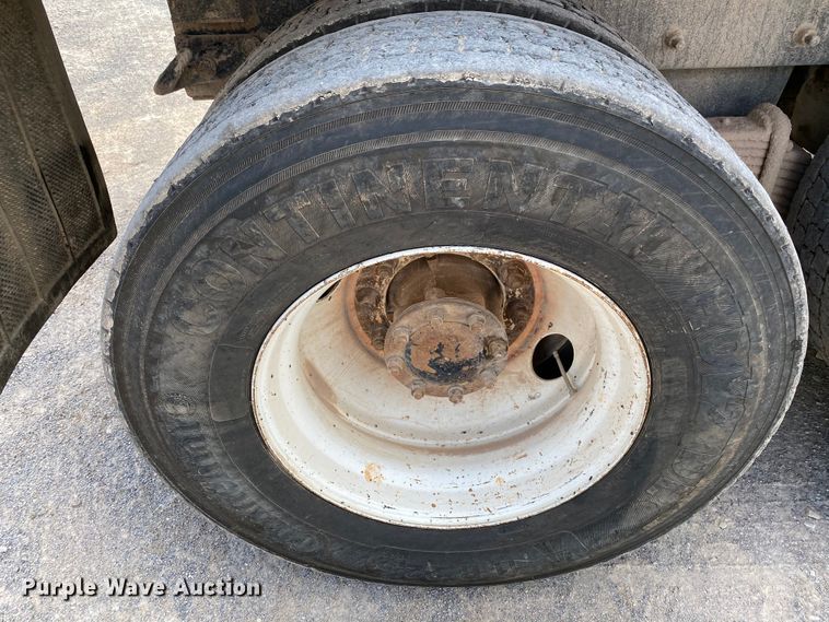 image for item HG9137 2009 Mack Granite GU713  dump truck