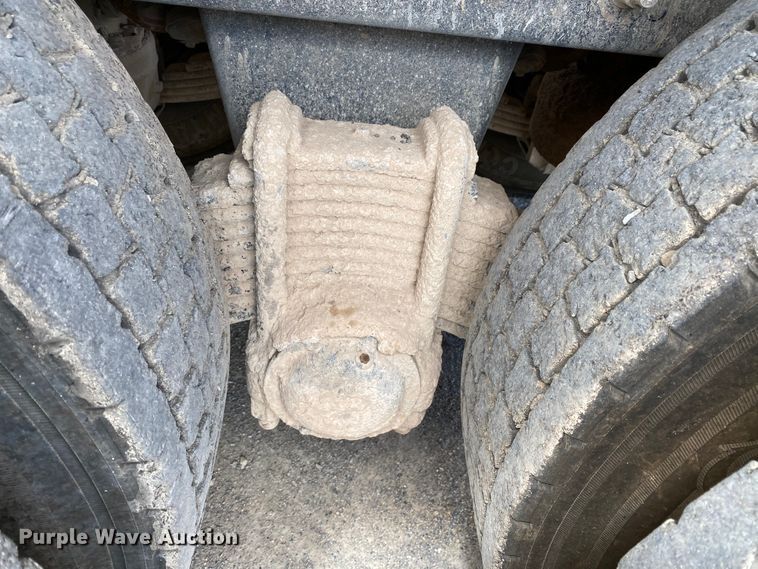 image for item HG9137 2009 Mack Granite GU713  dump truck