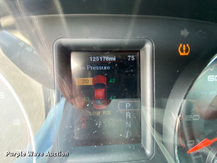 image for item HG9215 2012 Dodge Charger Police