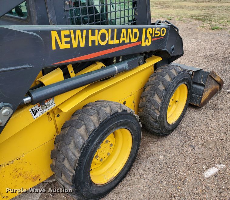 image for item HK9179 2003 New Holland LS150  skid steer loader