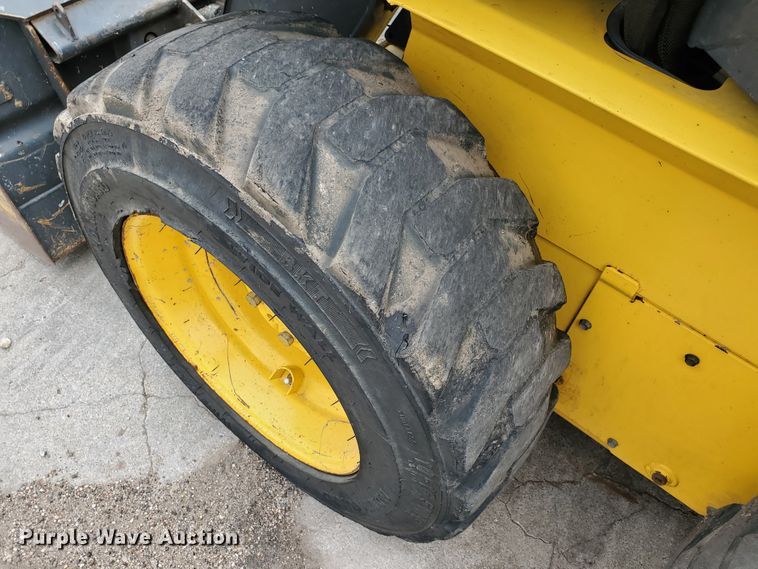 image for item HK9179 2003 New Holland LS150  skid steer loader